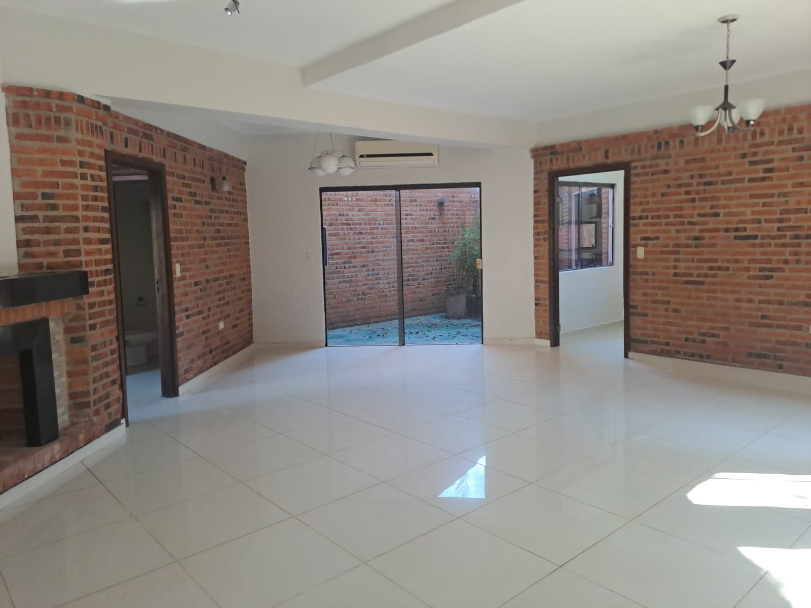 Casa en Alquiler en Luque en Una zona Residencial ????✨ — foto 2