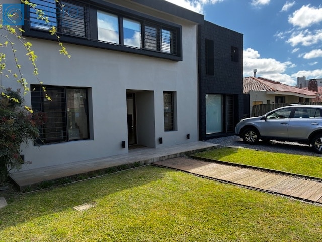 Casa en alquiler c/ cochera en Parque Miramar · Foto 4