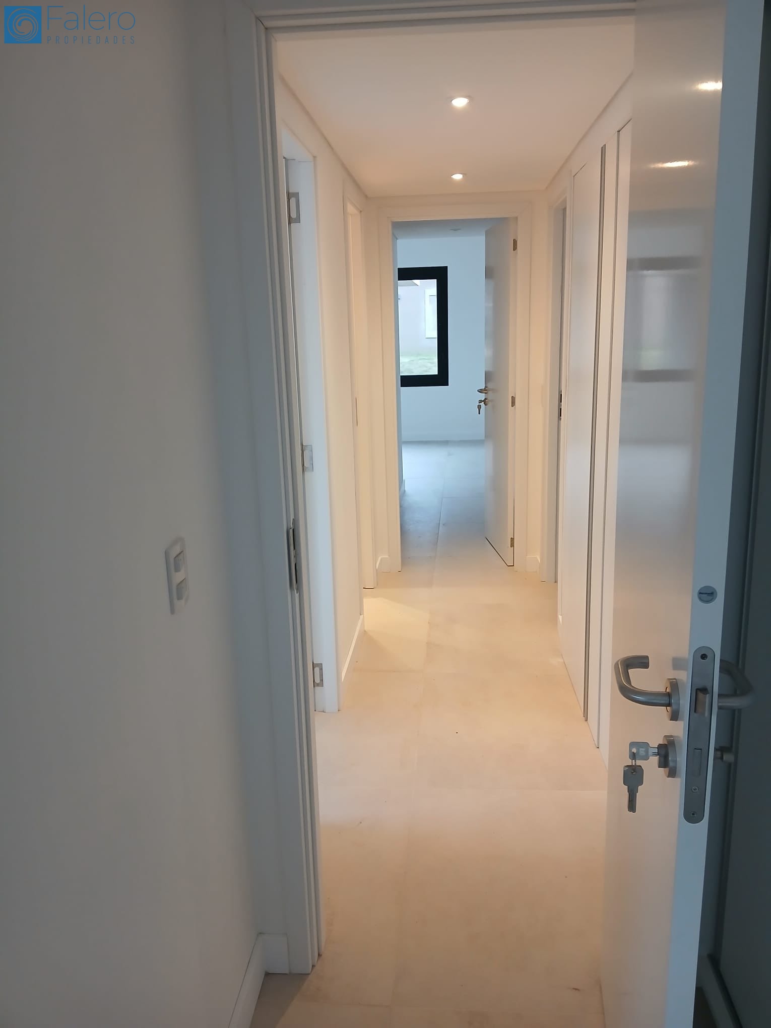 Casa en venta c/ cochera en Pinares - foto 3