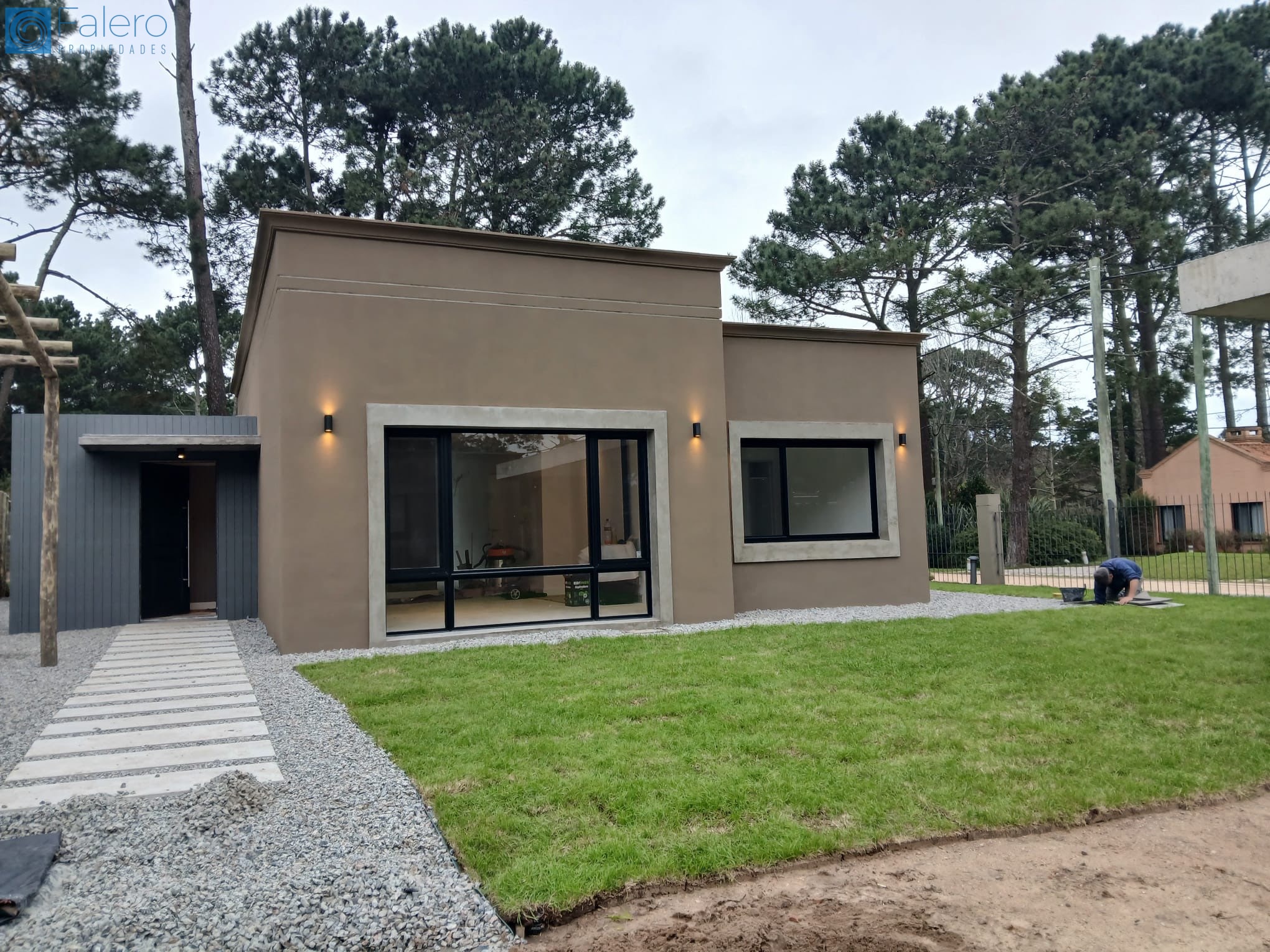 Casa en venta c/ cochera en Pinares - foto 1
