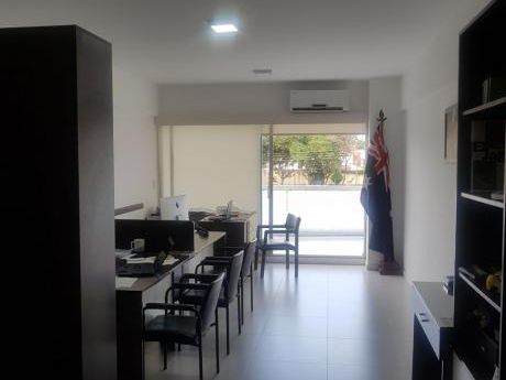 Monoambiente Con Lindo Balcon En Venta!
