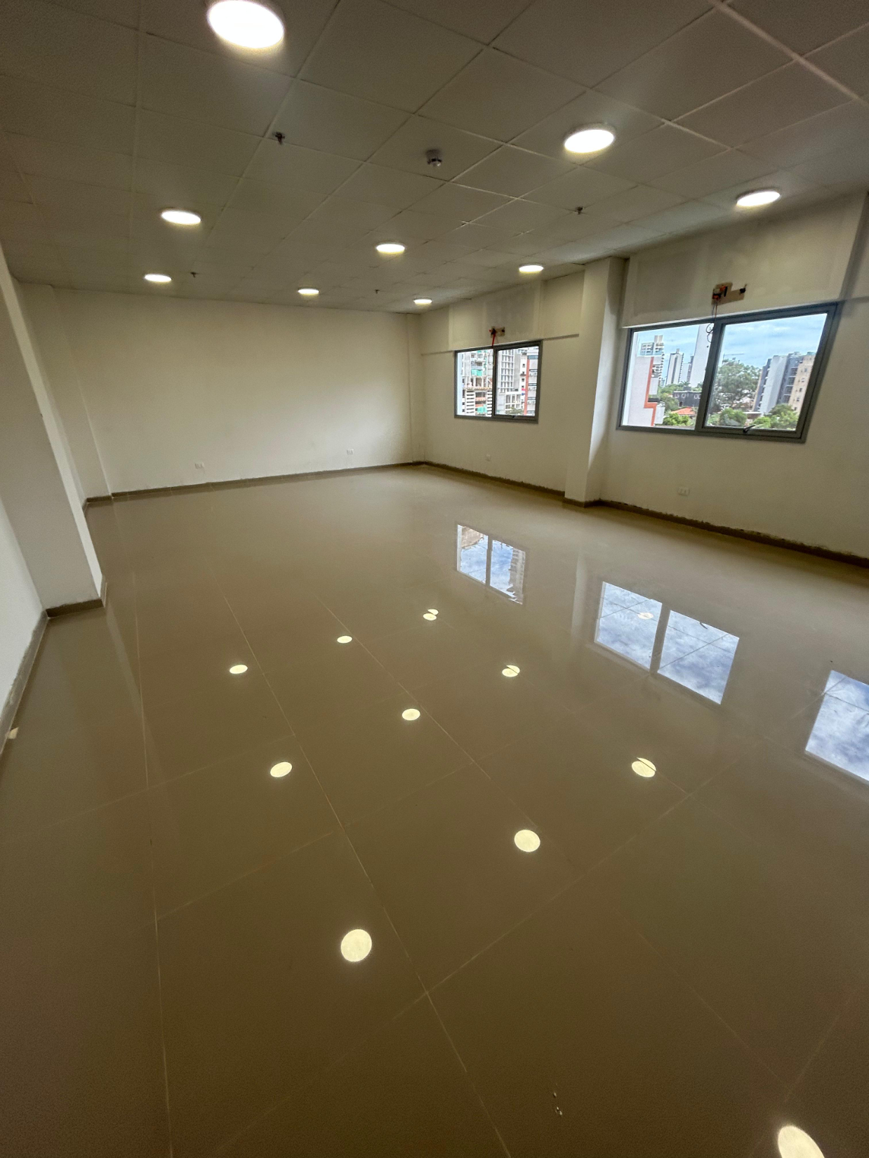 OFICINAS EN ALQUILER EN EL EJE CORPORATIVO — foto 3
