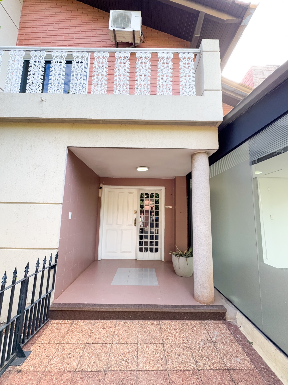 EN ALQUILER: Oficina Corporativa en Duplex a pasos del Sanatorio Italiano — foto 2