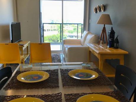 Se Alquila Departamento Amoblado De 1 Dormitorio Sobre Santa Teresa