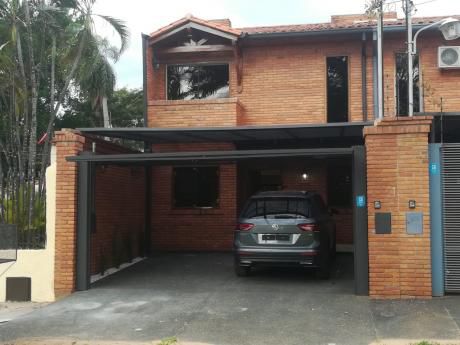 Dúplex En Barrio Mburucuyá