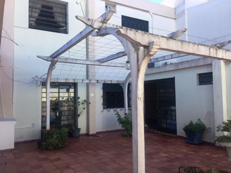 Casa Con Bbcoa Y Piscina Climatizada