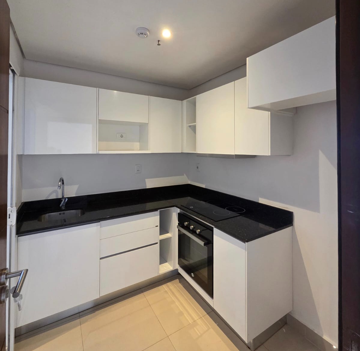 DEPARTAMENTO EN ALQUILER EDF. EMPORIUM — foto 3