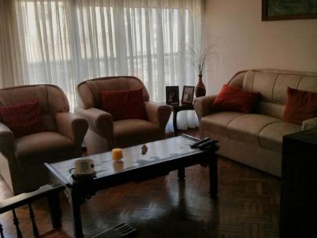 Apartamento De 4 Dormitorios En Cordón