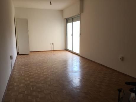 Despejado- Piso Alto, 68 M2, 2dorm,2 Baños, Terraza, Central Losa