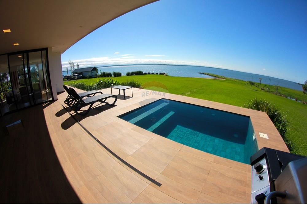 Vendo Exclusiva y Amplia Vivienda en Coronel Bogado, Zona Takuary — foto 3