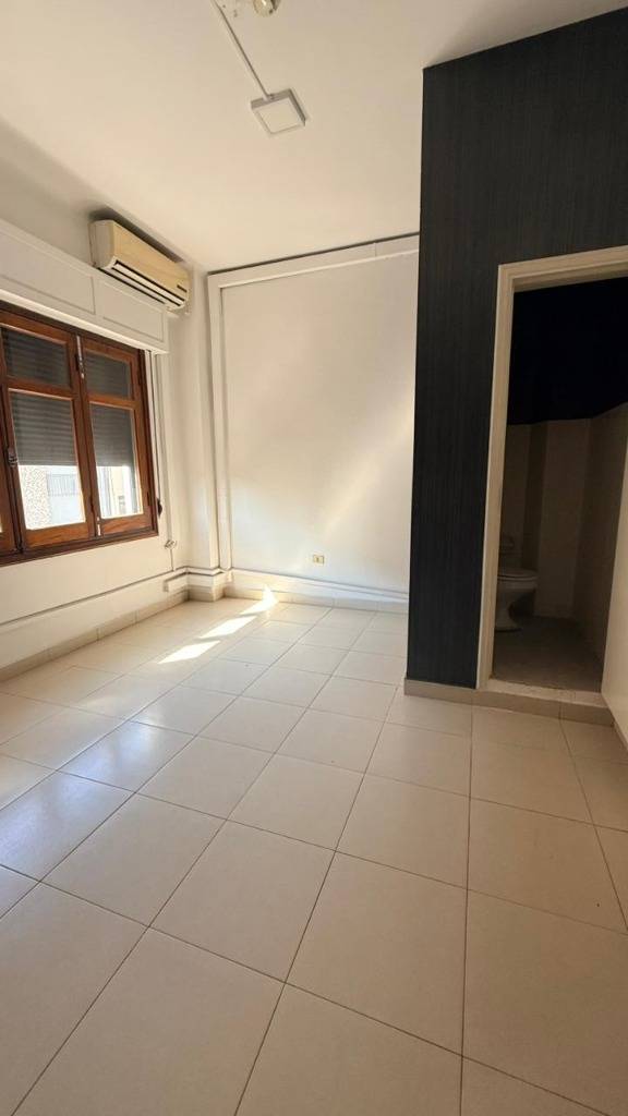 Oficina de 2 ambientes en esquina de Palma y Alberdi, La Encarnacion — foto 3