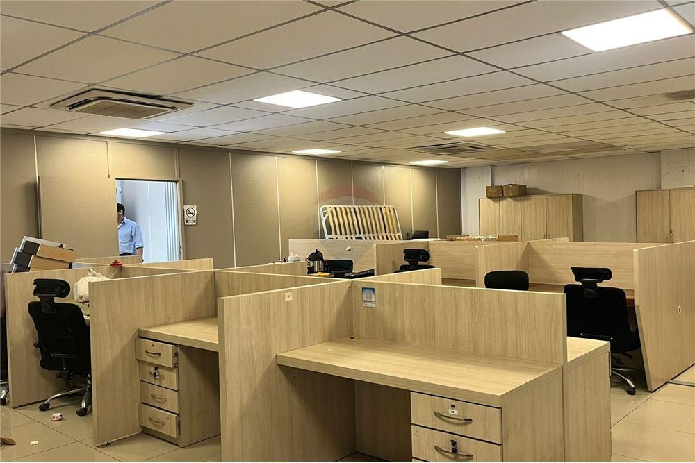 ALQUILO TINGLADO CON OFICINAS A PASOS DE TRANSCHACO EN LOMA PYTA — foto 3