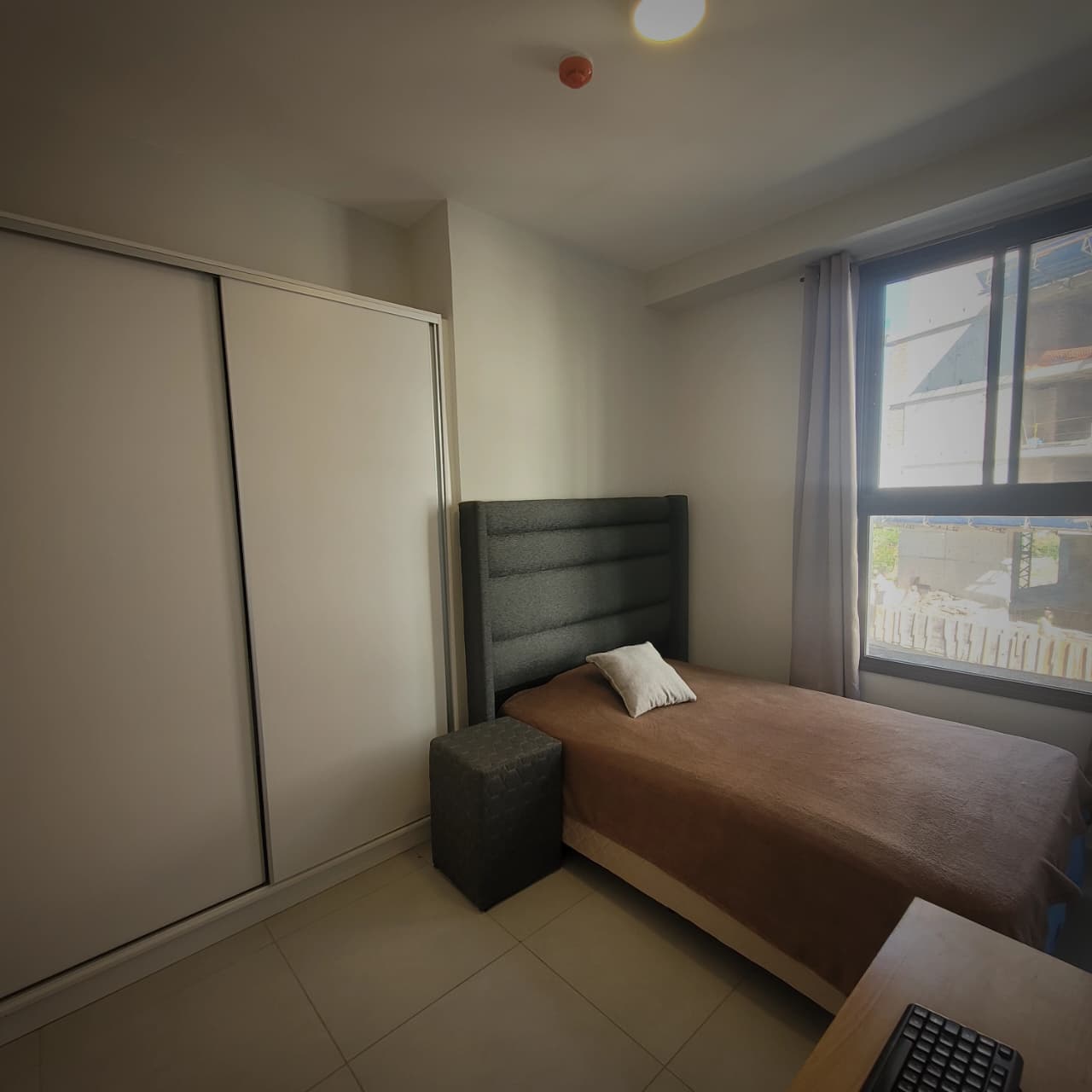 ALQUILO DEPARTAMENTO DE 2 HABITACIONES TOTALMENTE AMOBLADO - LAGUNA GRANDE — foto 3