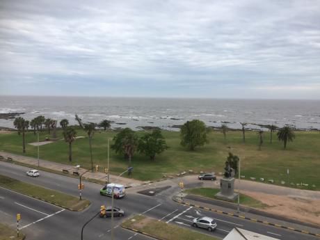 Apartamento 3 Dormitorios Y Servicio En Punta Carretas
