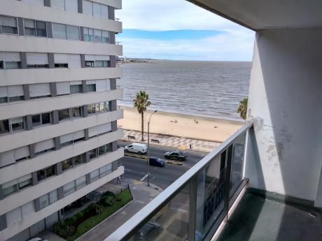Apartamento En Venta Pocitos 2 Dormitorios - Vista A La Rambla