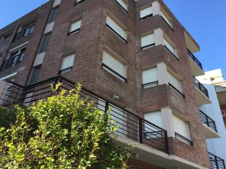Excelente Oportunidad De Un Dormitorio En Pocitos Con Garage!