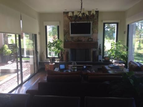 Casa En Venta En Barrio Carmel