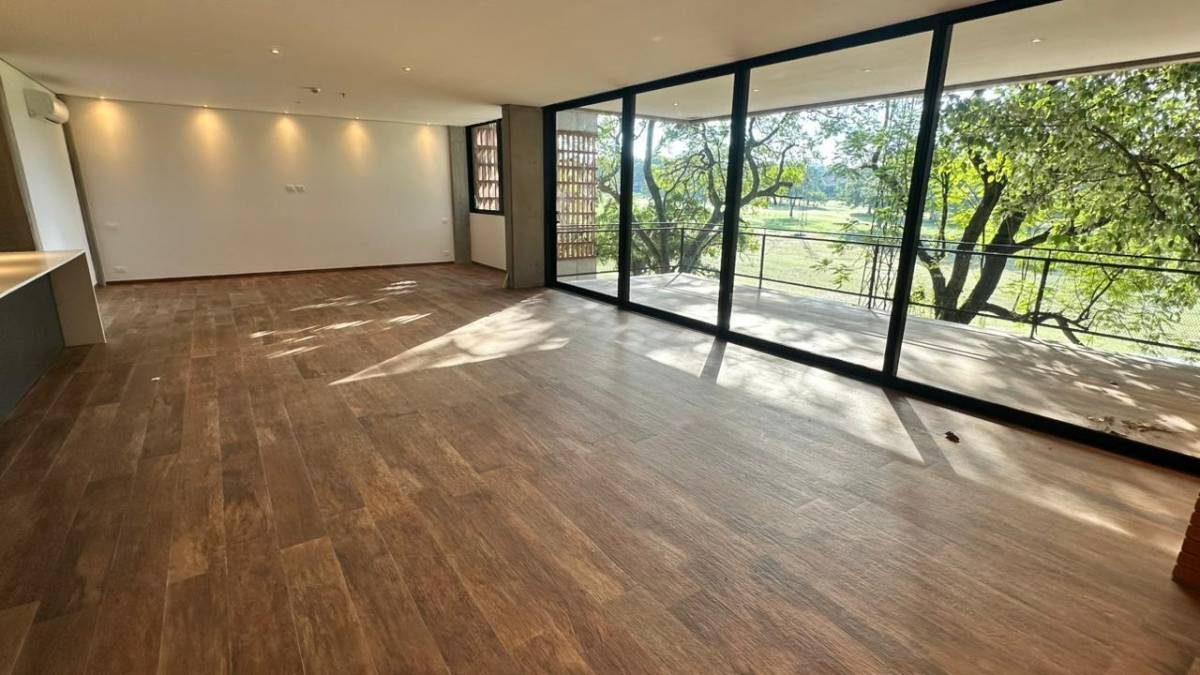 EN ALQUILER DEPARTAMENTO DE 3 DORMITORIOS EN EDIFICIO VISTAS AL GOLF, ZONA YATCH — foto 3