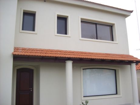 Casa En Manantiales