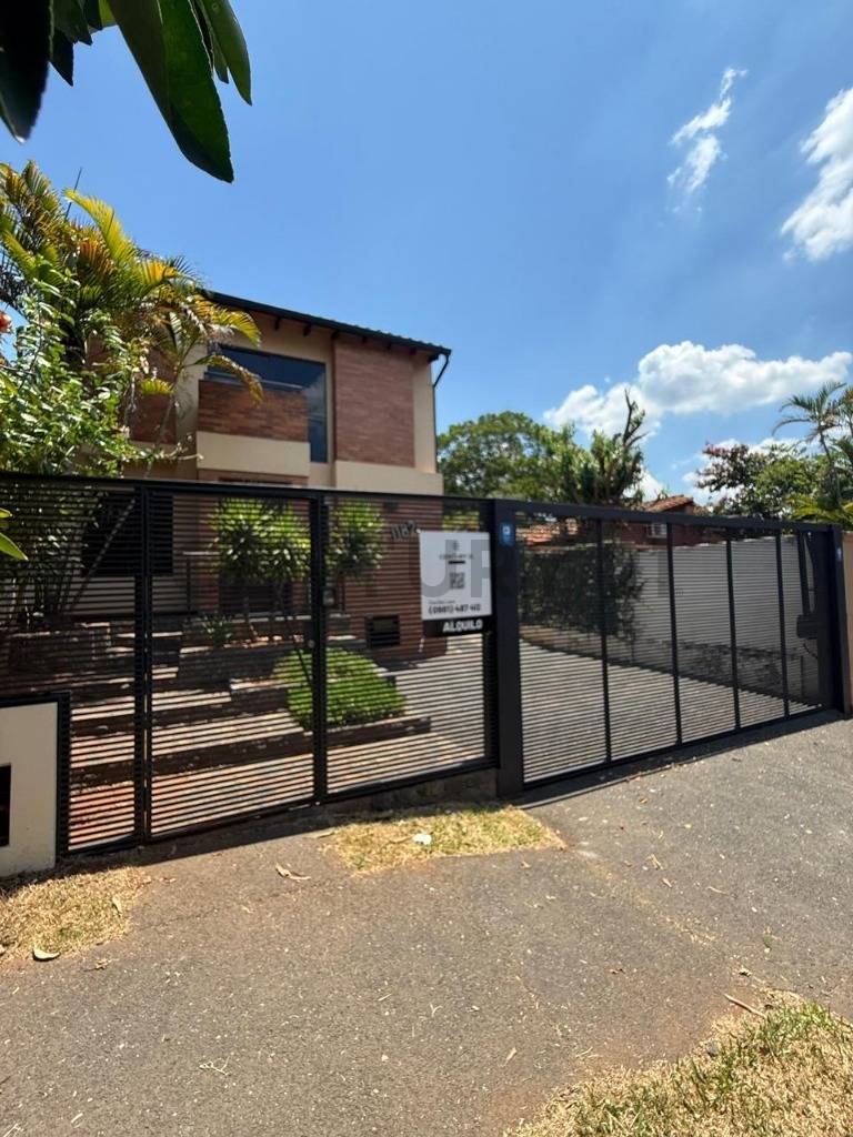 Casa en Alquiler para vivienda u oficina – Barrio Mburicaó, Asunción — foto 3