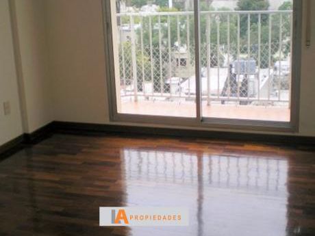 Pocitos , 150 M2., Piso 7, 3 Dorm., 3 B., Gje X3 , Excelente