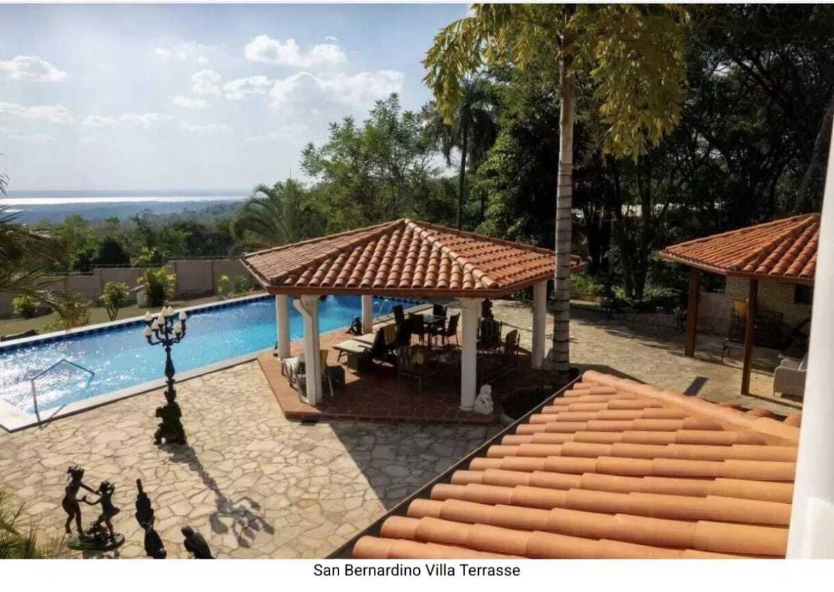 Casa en Venta 4 dormitorios - San Bernardino, Cordillera — foto 2