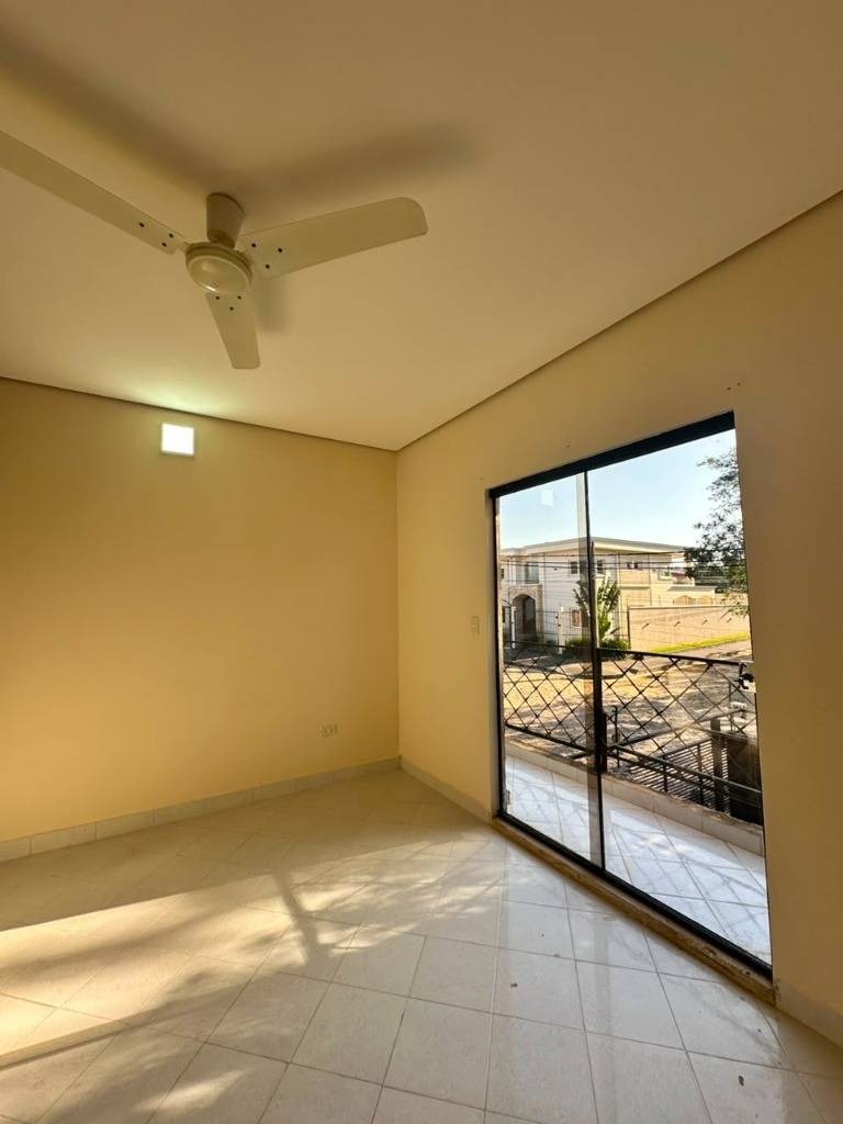 ALQUILO DÚPLEX EN ESQUINA EN BARRIO LAS GOLONDRINAS — foto 3