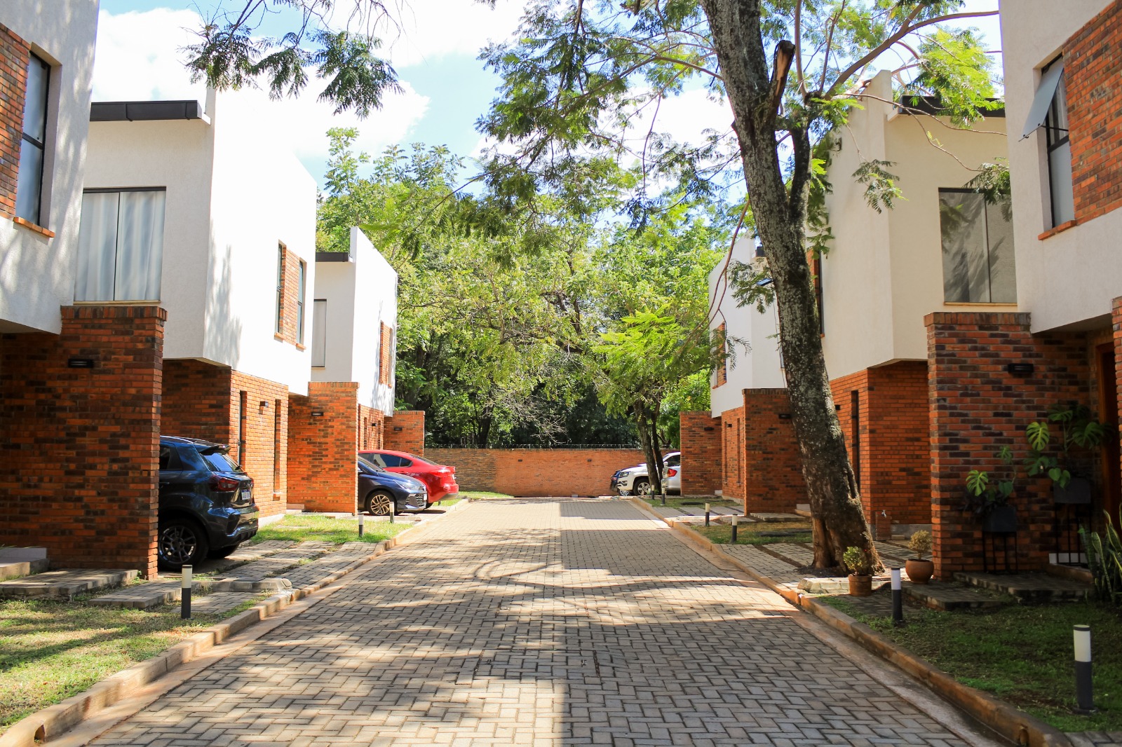 VENDO DUPLEX EN BARRIO CERRADO JARDINES DE LOMA MERLO — foto 3