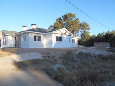 Hermosisima Residencia En 1.500 M2