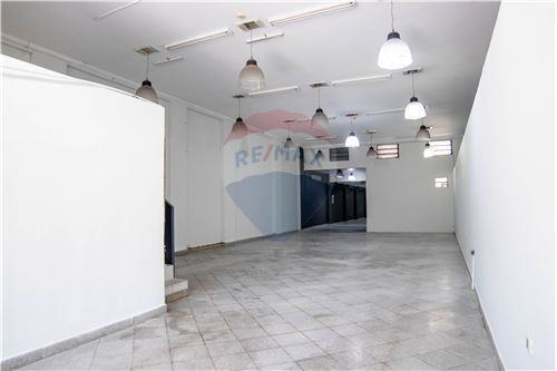 SALON COMERCIAL - ALQUILER - MERCADO SAN LORENZO — foto 2
