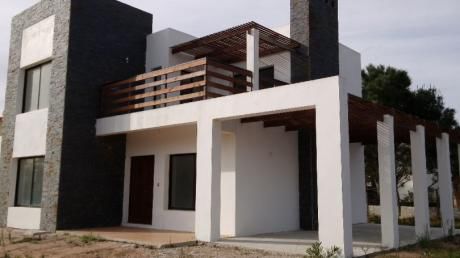 Estrene Casa Alto Pinares En La Mejor Zona
