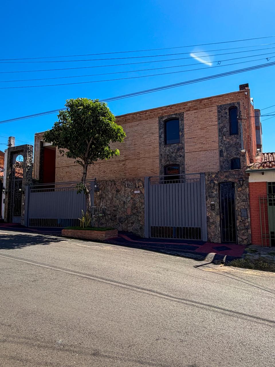Vendo Casa estilo Europeo en Asunción Barrio Jara — foto 2