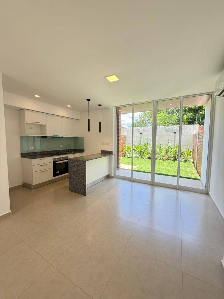 Dúplex en venta en Laurelty, Luque — foto 3