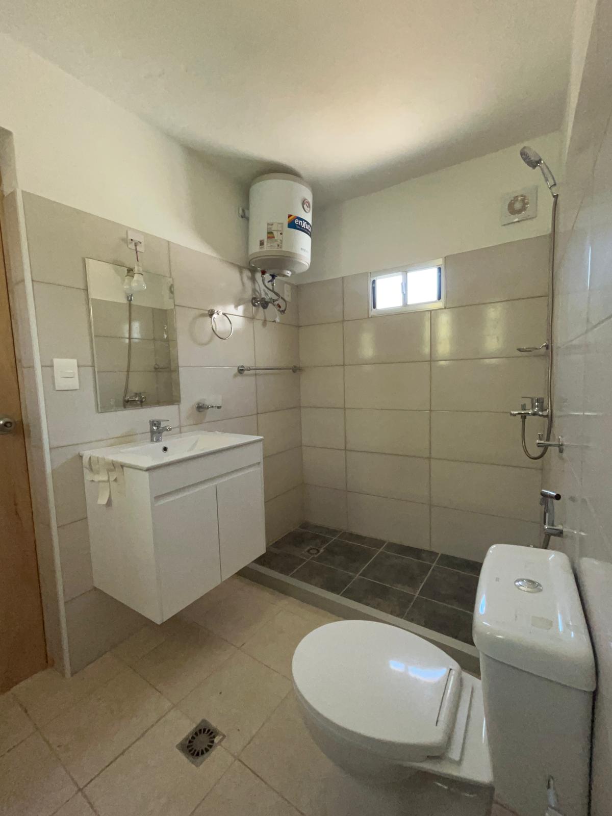 Dueño Alquila Monoambiente con cocina definida y baño completo. · Foto 6