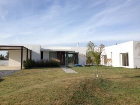 Esplendida Casa Minimalista En Carmel