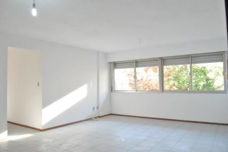 Apartamento De 4 Dormitorios - Excelente Punto!
