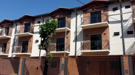 Oportunidad....!!! Triplex En Venta Zona Municipalidad-colegio Del Sol...