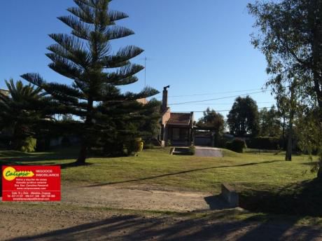 Casa Con Piscina A 1/2 Cuadra De La Playa - Ref. 191 - Inmobiliaria Calipso -