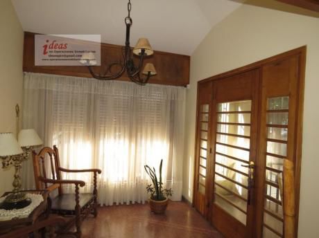 Excepcional Casa Céntrica En Las Piedras, 3 Dormitorios, 3 Baños, Barbacoa,