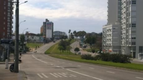 Av Italia Al Sur, Amplio Apto Sin Gastos Comunes