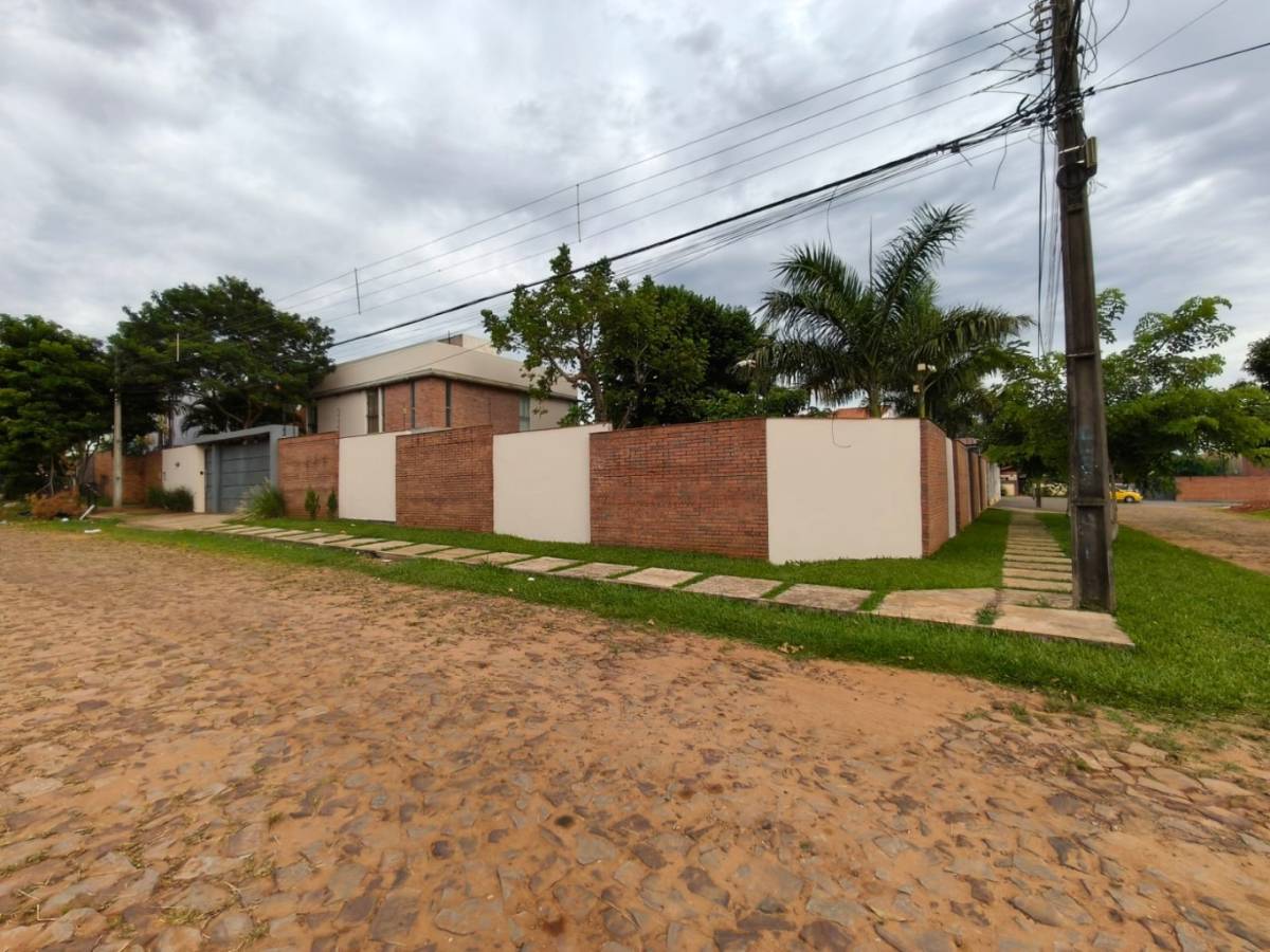 Residencia en alquiler en 1er Barrio- Luque — foto 2
