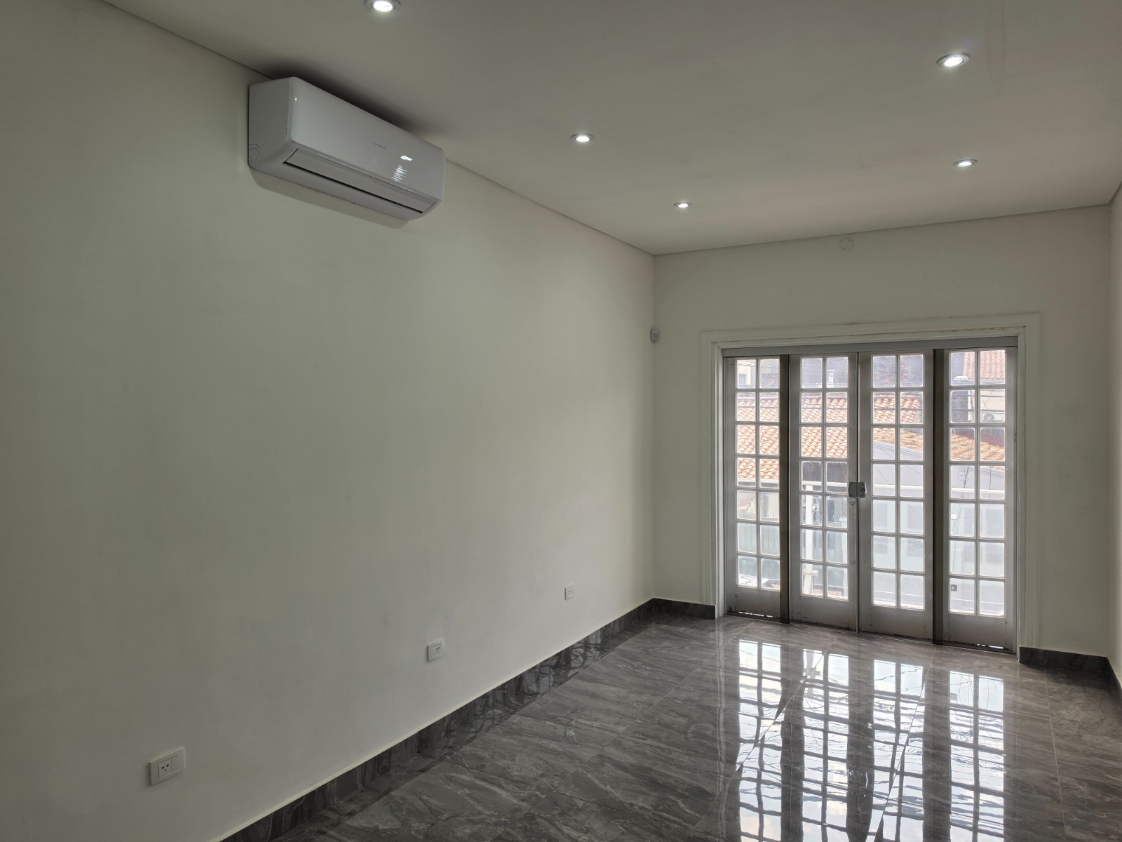 Alquilo oficina en Sajonia – 160 m² – Gs. 7.416.000 — foto 2