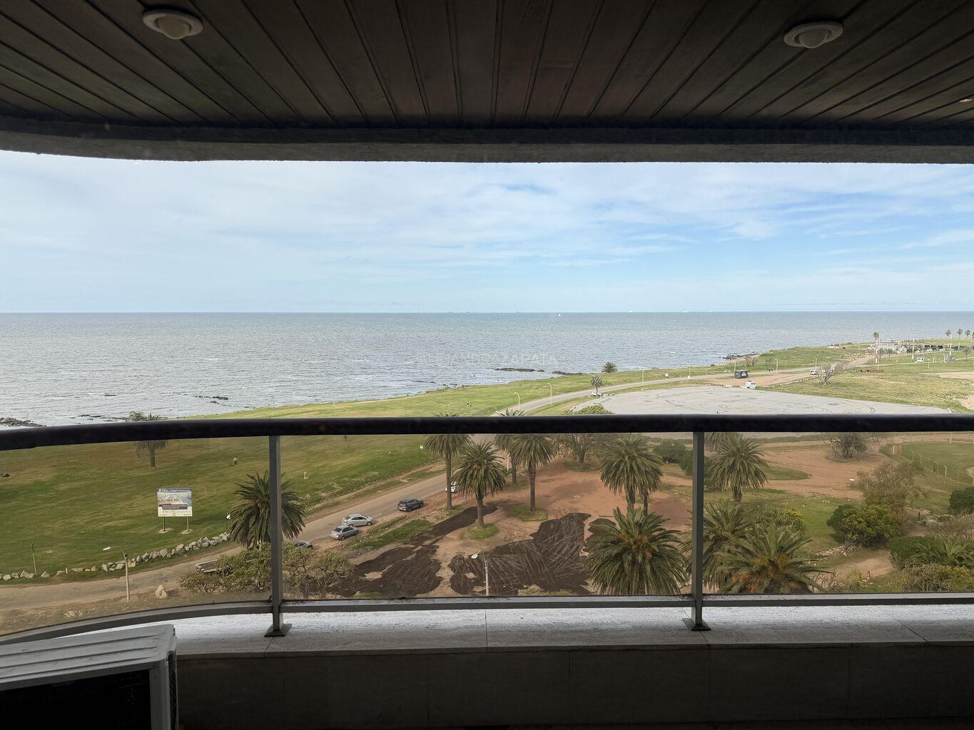 Alquiler apartamento con vista al mar 3 dormitorios, servicio. Garage. Punta Carretas · Foto 1