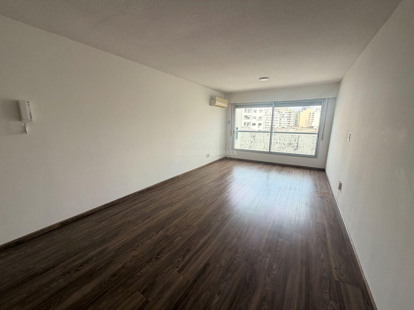 Alquiler amplio monoambiente Pocitos IMPECABLE · Foto 8