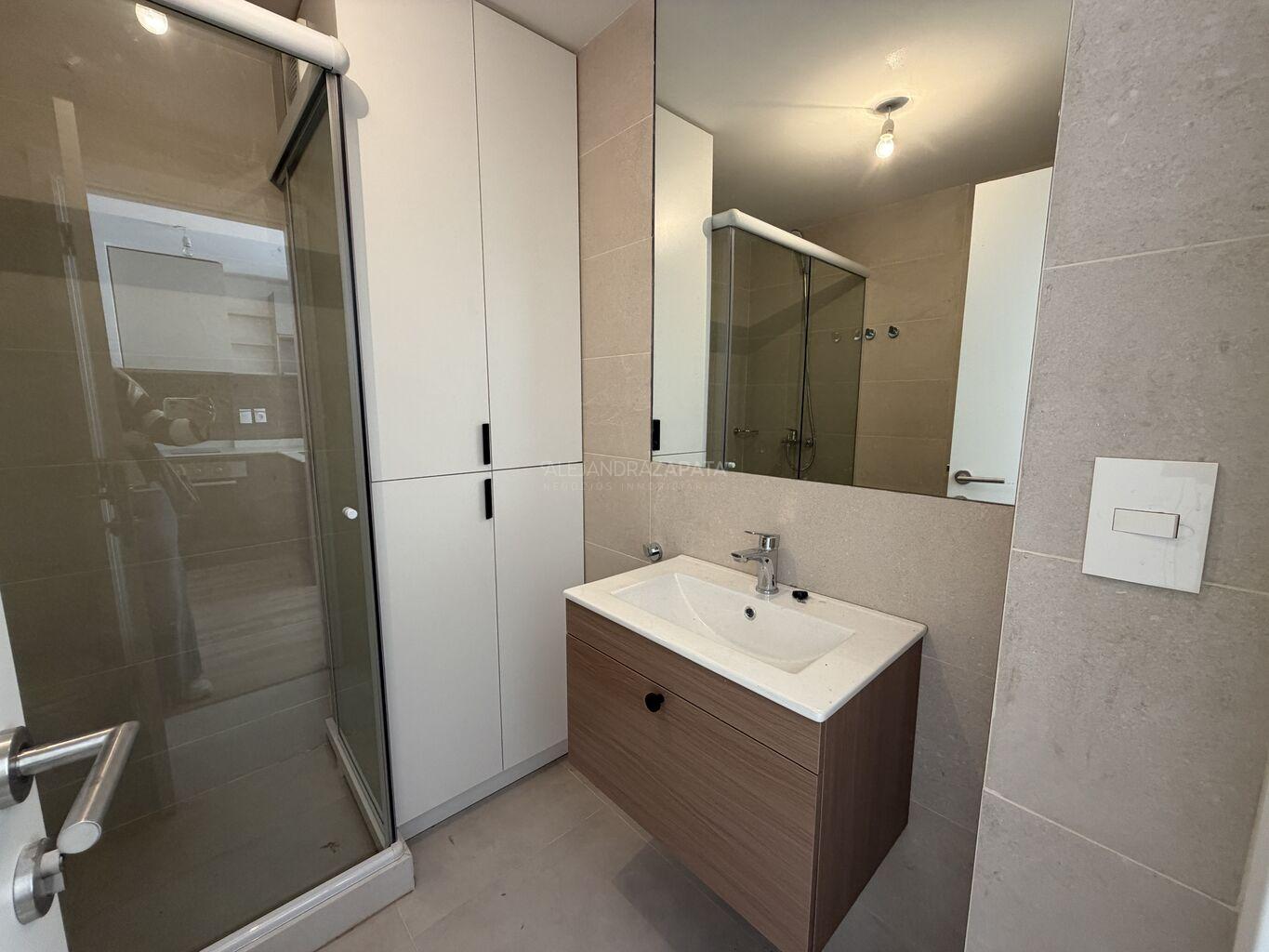 Alquiler apartamento a estrenar en Tres Cruces  1 dormitorio cochera · Foto 9