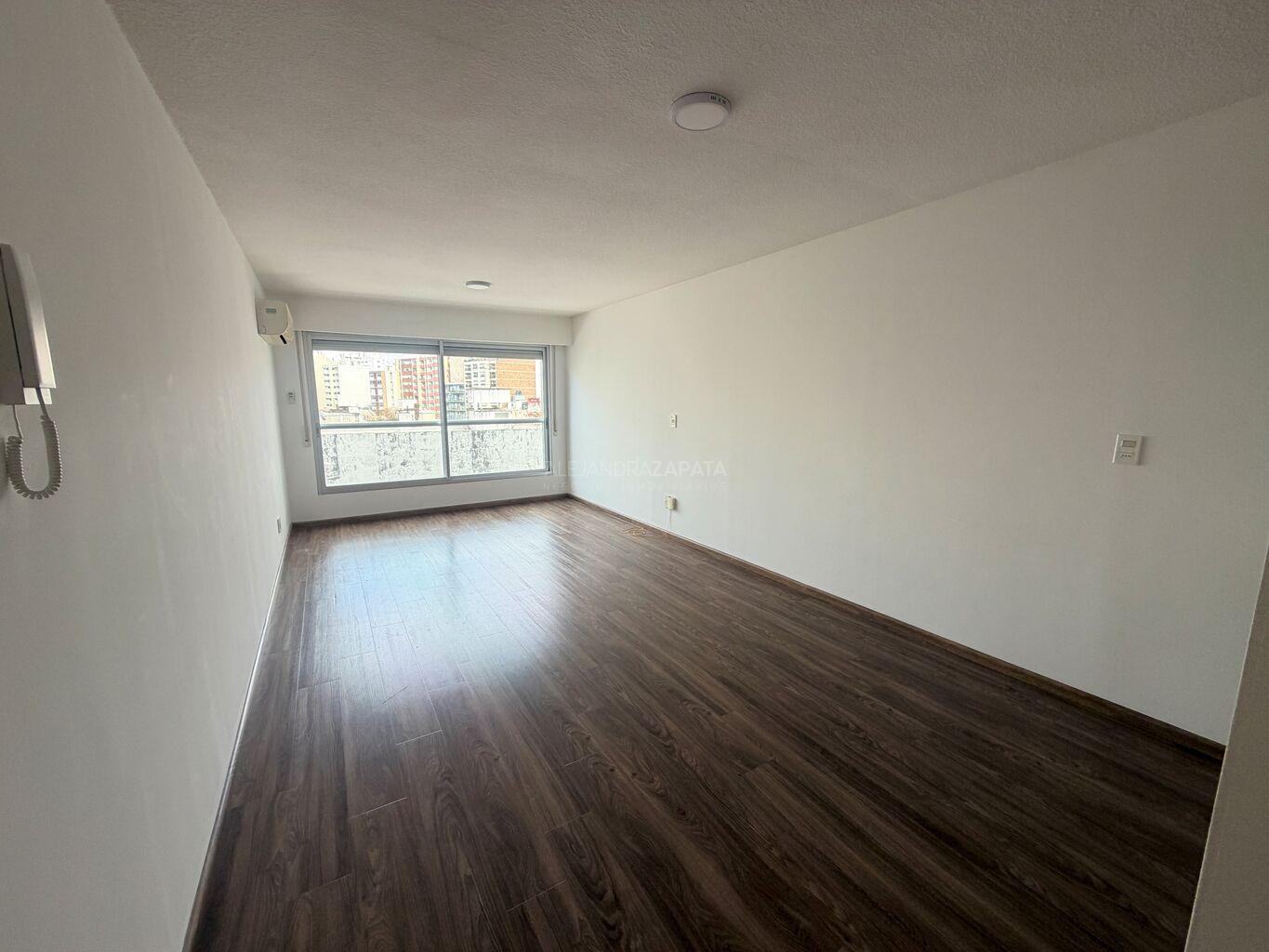 Alquiler amplio monoambiente Pocitos Nuevo IMPECABLE · Foto 6