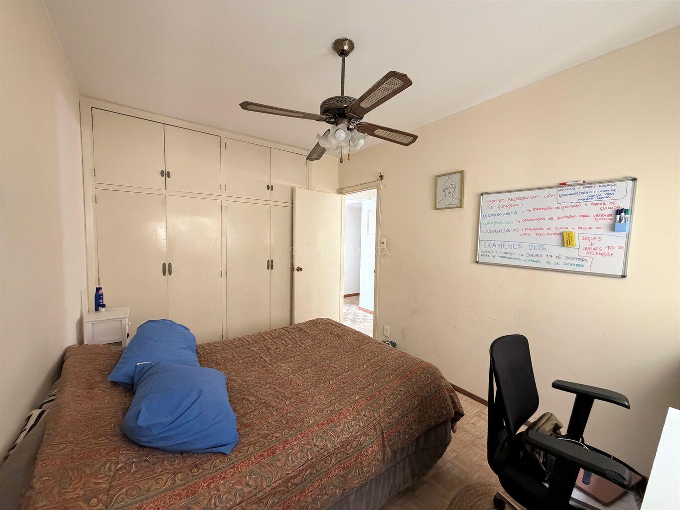 Apartamento en alquiler. 2 dormitorios, calefacción. Centro · Foto 10
