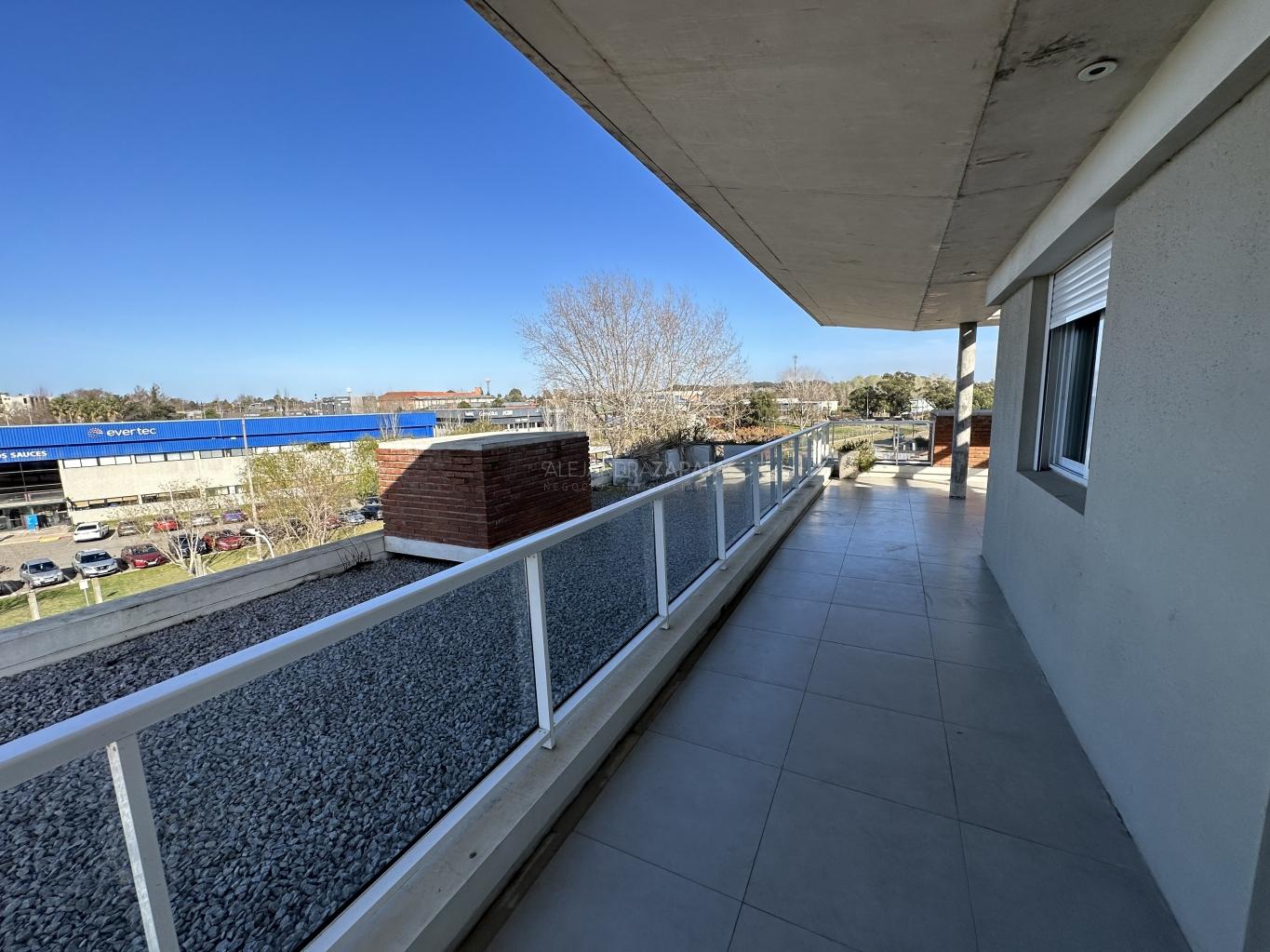 Alquiler apartamento Penthouse 2 dormitorios 2 baños terraza parrillero 2 garages Carrasco · Foto 10
