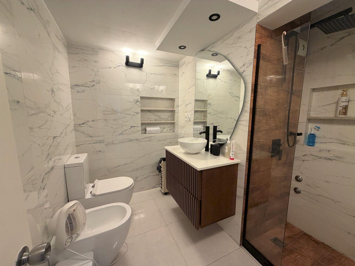 Alquiler apartamento totalmente amoblado y reciclado. 3 dormitorios 2 baños. Pocitos · Foto 11