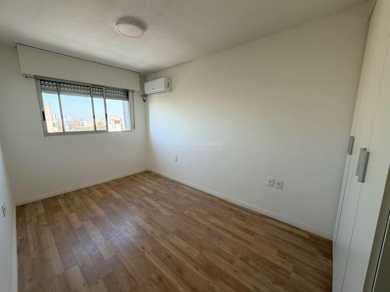 Alquiler apartamento 2 dormitorios, garage, vista despejada. Pocitos · Photo 8